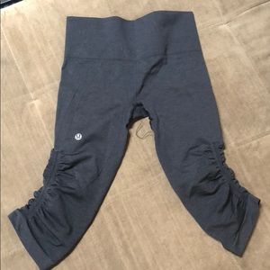 Lululemon in the flow crop